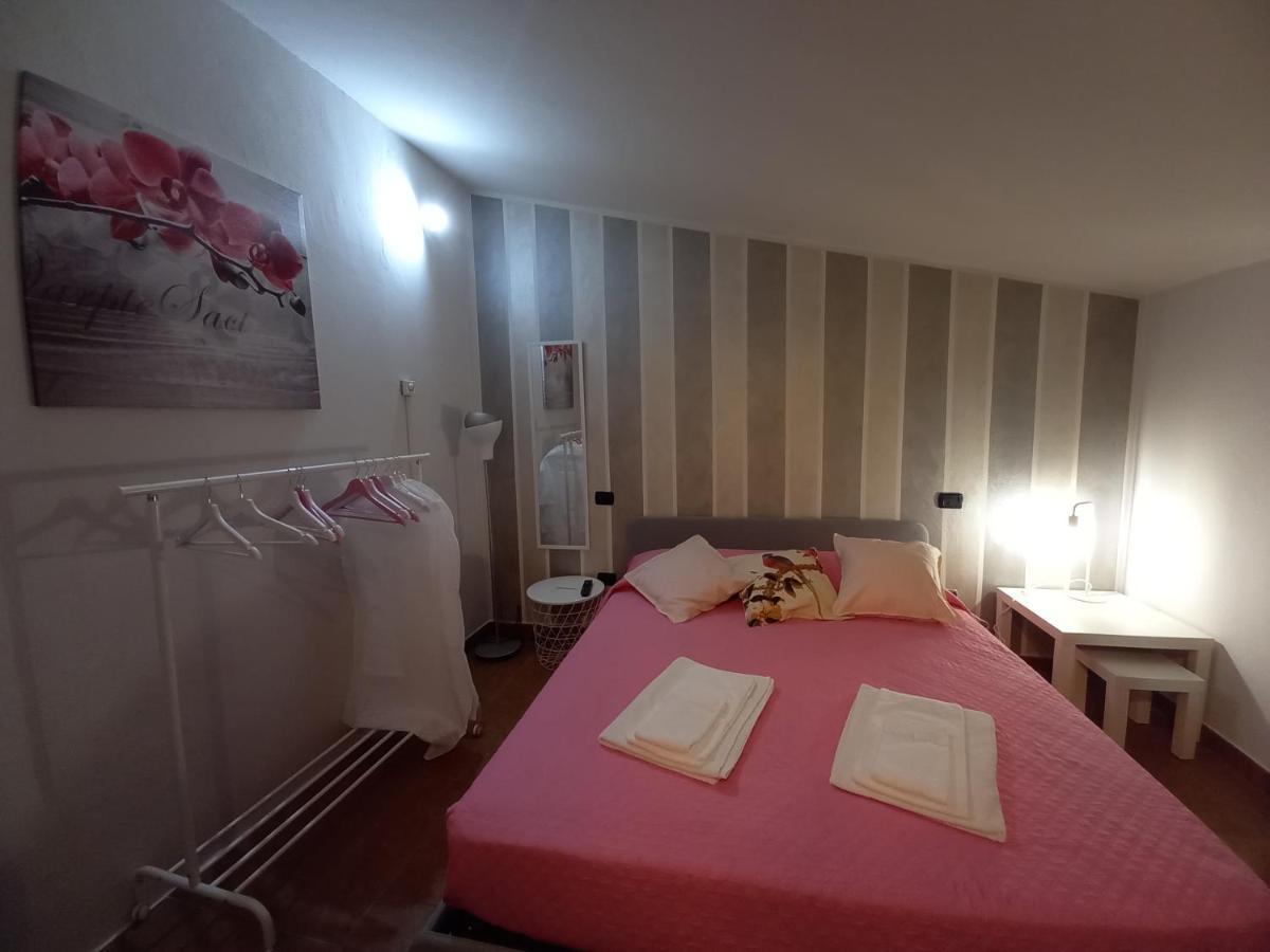 Dino Il Mansardino Apartman Ome Kültér fotó