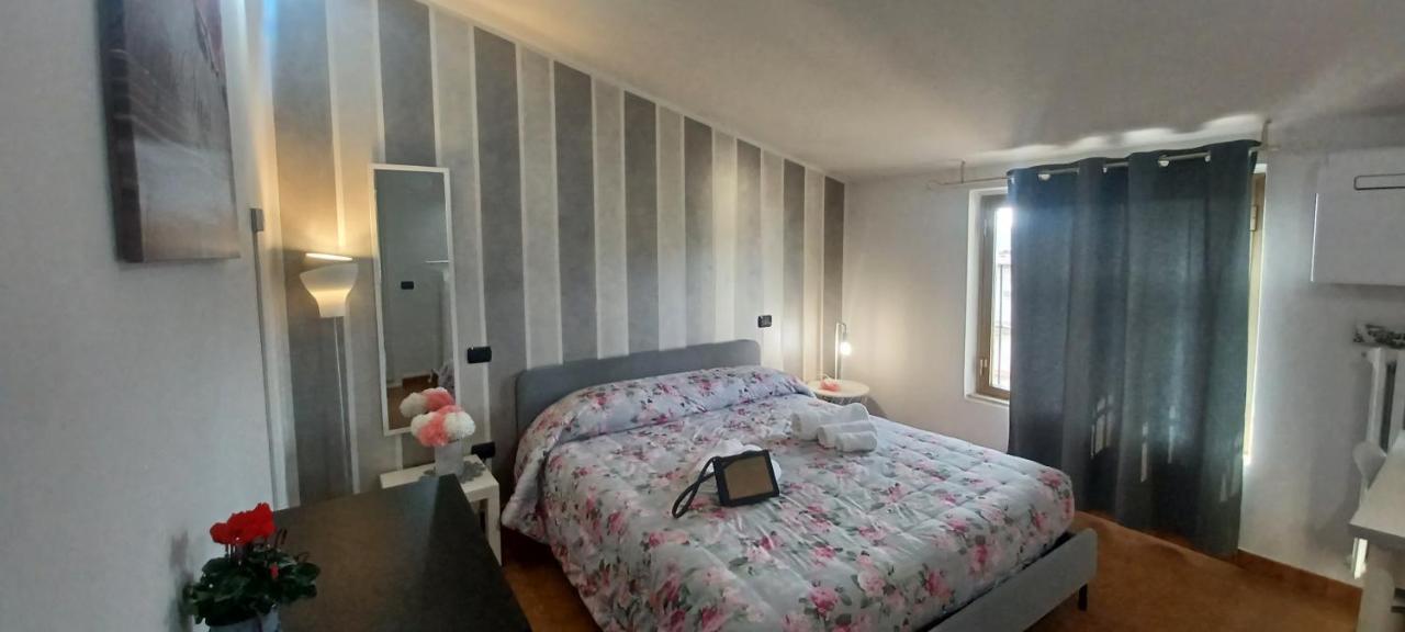 Dino Il Mansardino Apartman Ome Kültér fotó