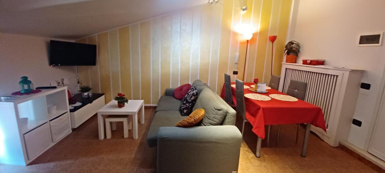 Dino Il Mansardino Apartman Ome Kültér fotó