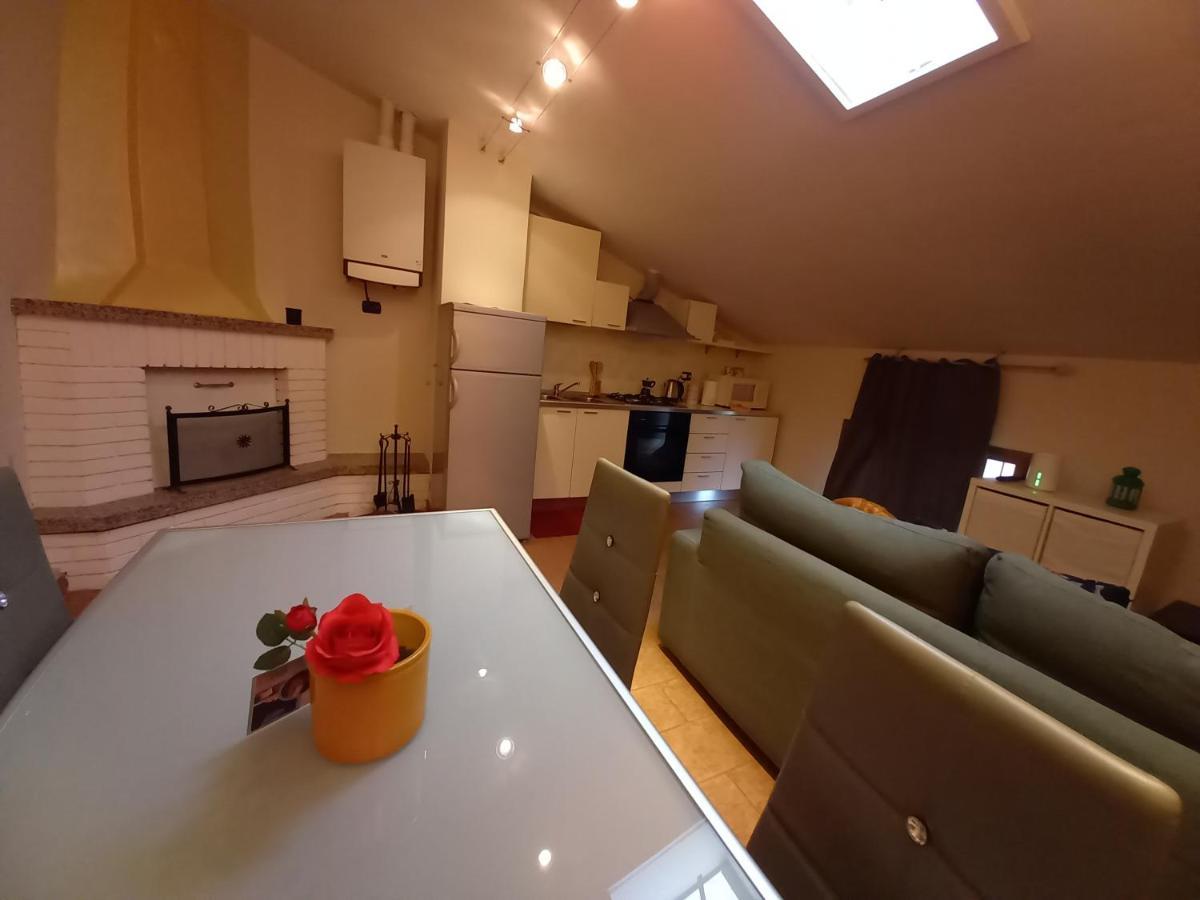 Dino Il Mansardino Apartman Ome Kültér fotó